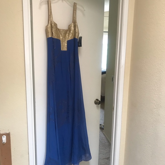 Nicole Miller Dresses & Skirts - Nicole Miller Maxi Dress